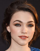 Violett Beane