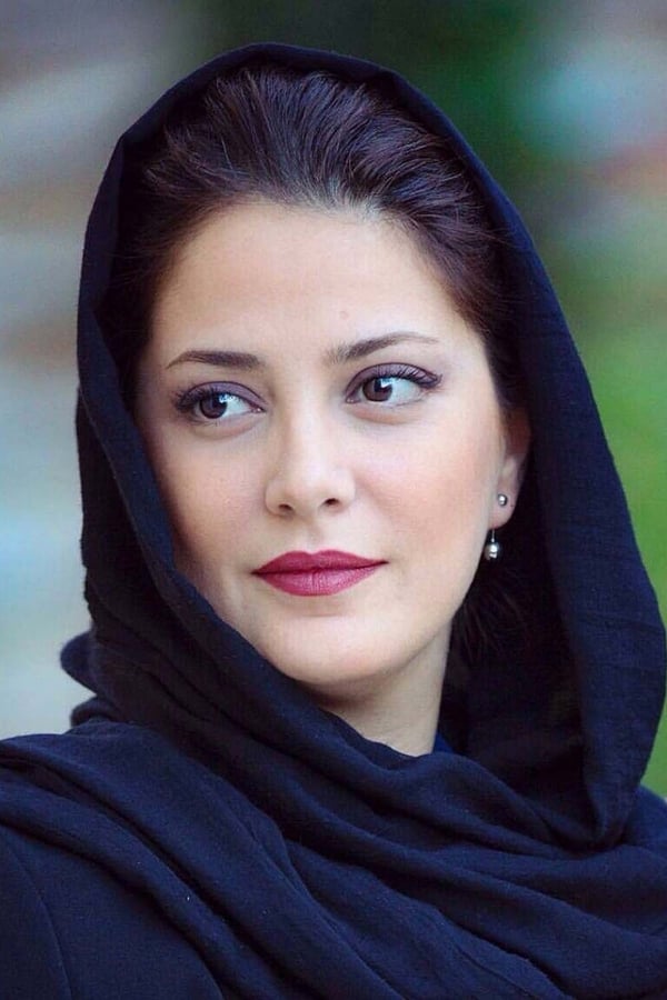 طناز طباطبایی